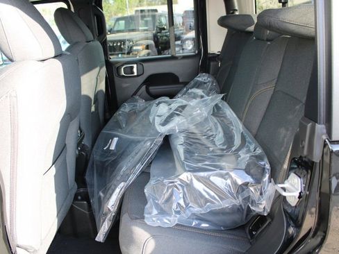 New 2026 Jeep Gladiator Sport image 23