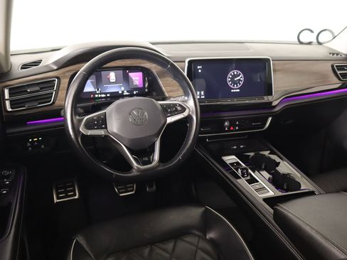 Used 2024 Volkswagen Atlas SEL Premium R-Line image 2