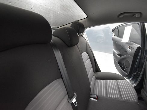 Used 2017 Kia Forte S image 19