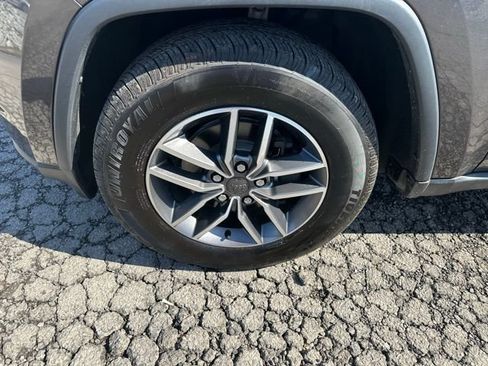 Used 2020 Jeep Grand Cherokee Limited AWD/4WD image 8