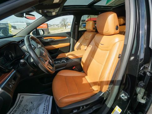 Used 2020 Cadillac XT5 Premium Luxury w/ LPO, Floor Liner Package image 19