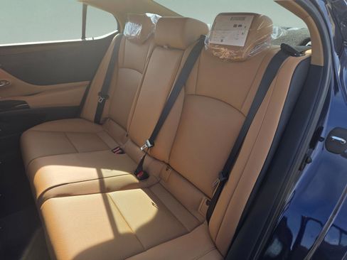 New 2025 Lexus ES 350 w/ Premium Package image 24