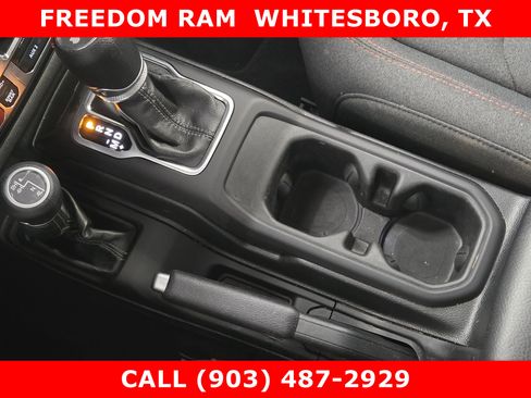 Used 2025 Jeep Wrangler Rubicon image 14