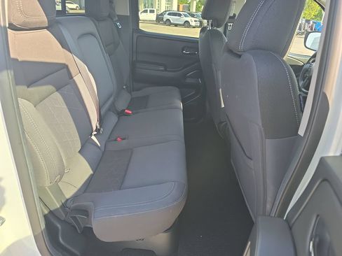 Used 2026 Nissan Frontier SV AWD/4WD image 15