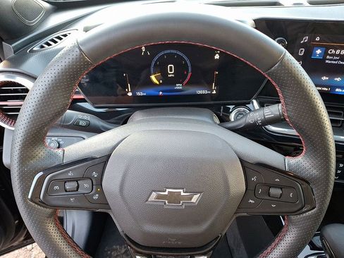 Used 2025 Chevrolet Trax RS w/ Driver Confidence Package image 18