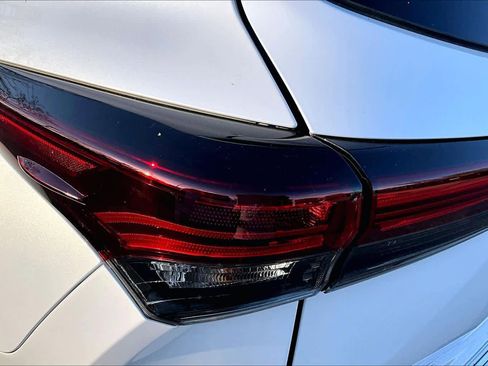 New 2026 Toyota Highlander Platinum AWD/4WD image 14