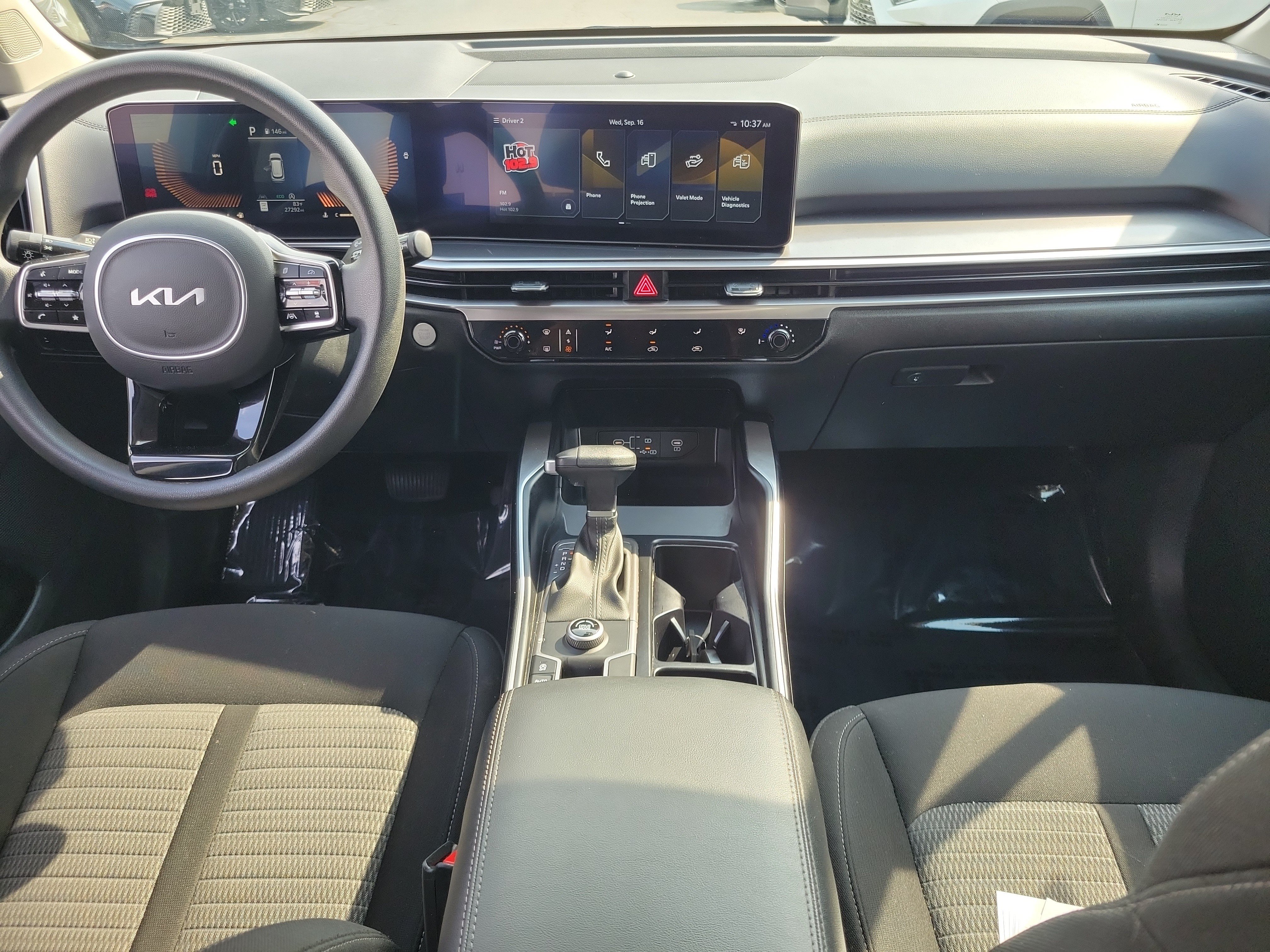 Used 2025 Kia Sorento LX FWD image 9