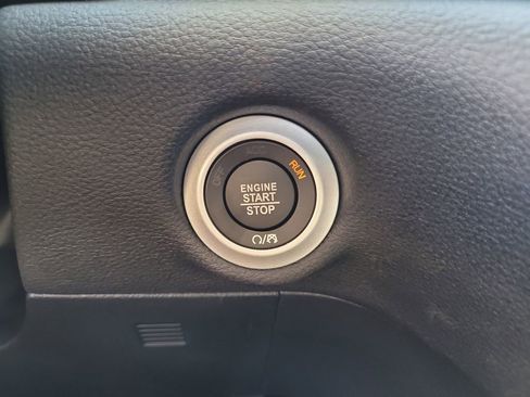 New 2026 Chrysler Pacifica Select image 24