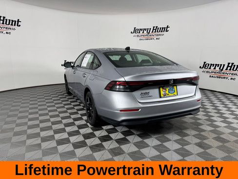 Used 2025 Honda Accord SE image 9