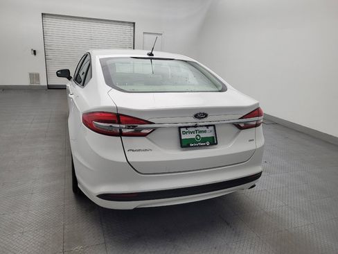 Used 2018 Ford Fusion SE FWD image 6