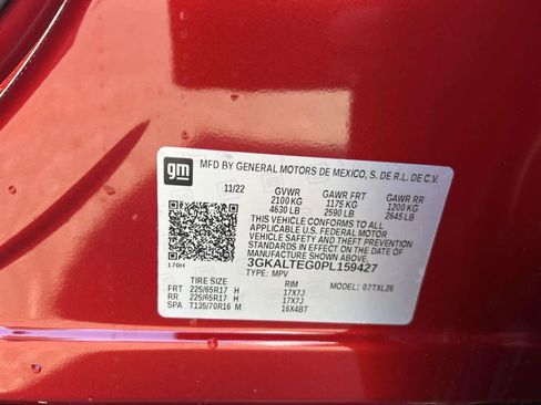 Used 2023 GMC Terrain SLE w/ Driver Convenience Package image 17