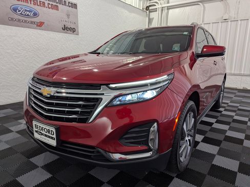 Used 2023 Chevrolet Equinox Premier AWD/4WD image 3