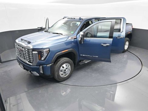 New 2026 GMC Sierra 3500 Denali w/ Denali Reserve Package image 43