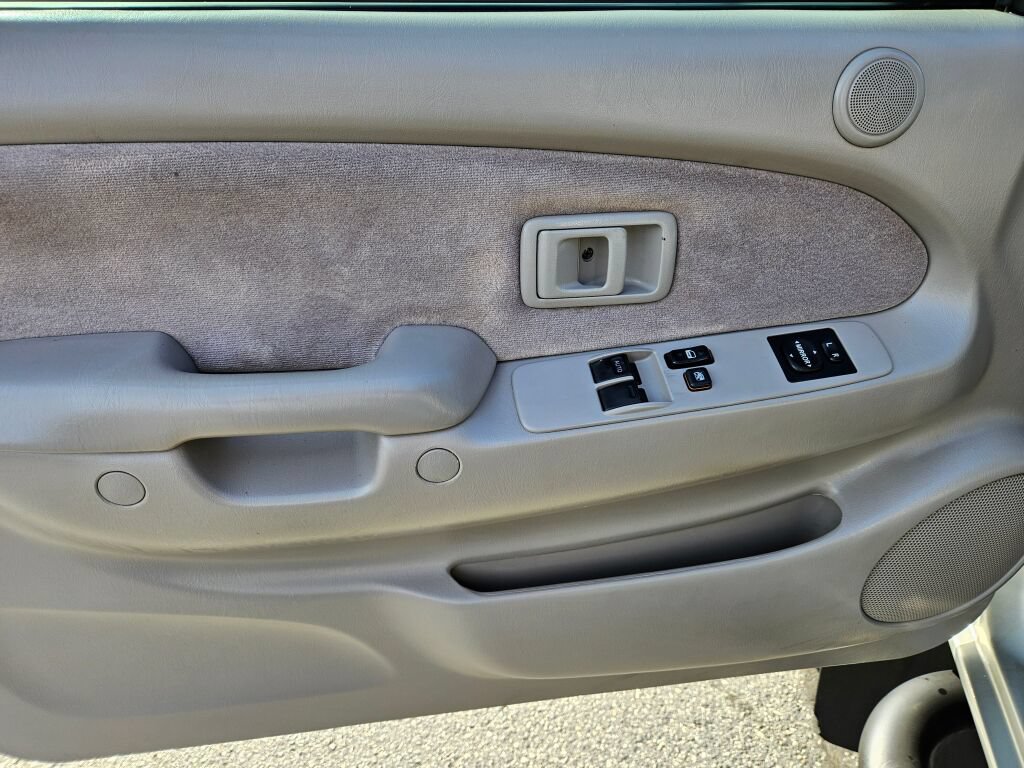 Used 2004 Toyota Tacoma PreRunner w/ SR5 Pkg RWD image 13