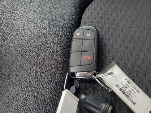 Used 2023 Jeep Compass Latitude image 29