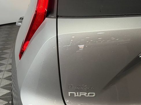 Used 2025 Kia Niro Wind w/ Wind Preserve Package FWD image 12