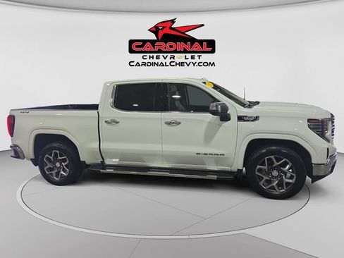 Used 2022 GMC Sierra 1500 SLT w/ SLT Premium Plus Package AWD/4WD image 2