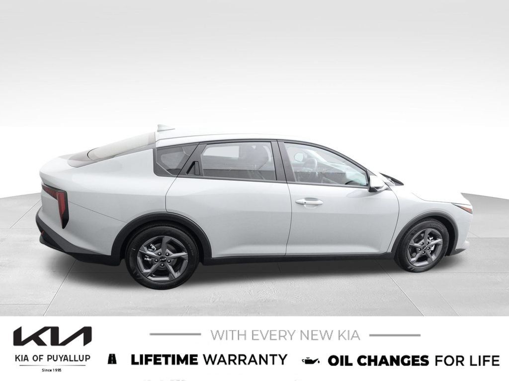 New 2026 Kia K4 FWD image 4