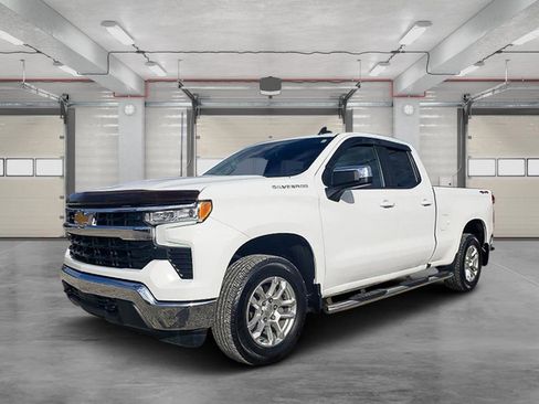 Used 2023 Chevrolet Silverado 1500 LT image 3