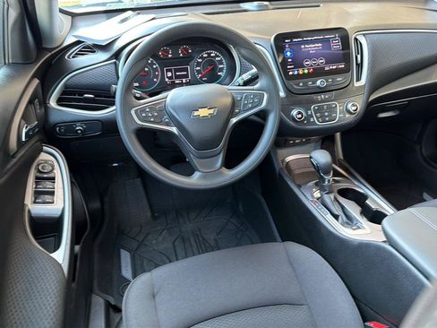 Used 2024 Chevrolet Malibu LT FWD image 18