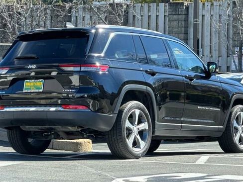 Used 2023 Jeep Grand Cherokee Limited image 4