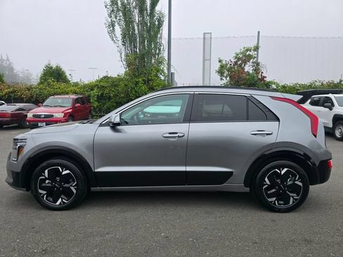 Certified 2024 Kia Niro Wind w/ Wind Preserve Package FWD image 2