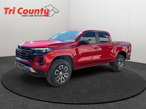 Used 2024 Chevrolet Colorado Z71 w/ Z71 Convenience Package 2 AWD/4WD image 3