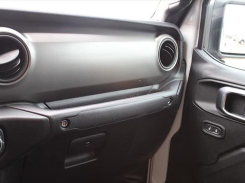 Certified 2023 Jeep Gladiator Sport image 23