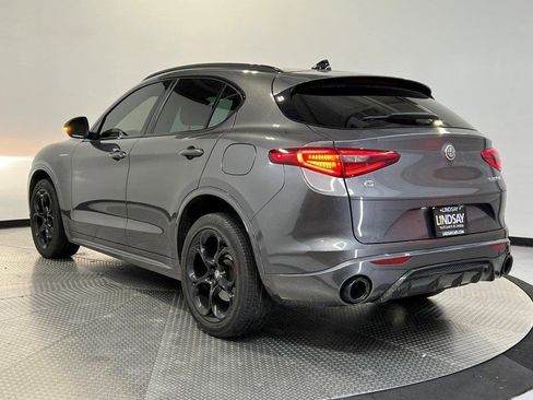 Used 2022 Alfa Romeo Stelvio Veloce image 5