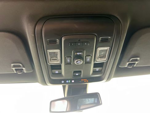 Used 2021 Chevrolet Tahoe Z71 w/ Z71 Signature Package AWD/4WD image 22
