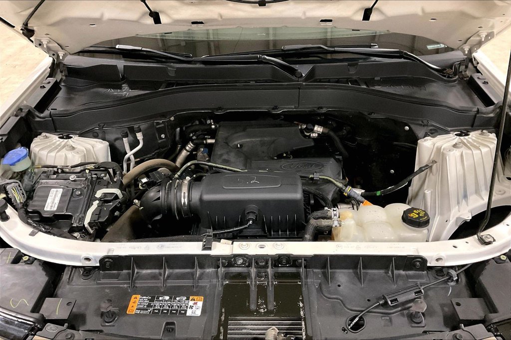 Used 2020 Ford Explorer XLT w/ Equipment Group 202A AWD/4WD image 10
