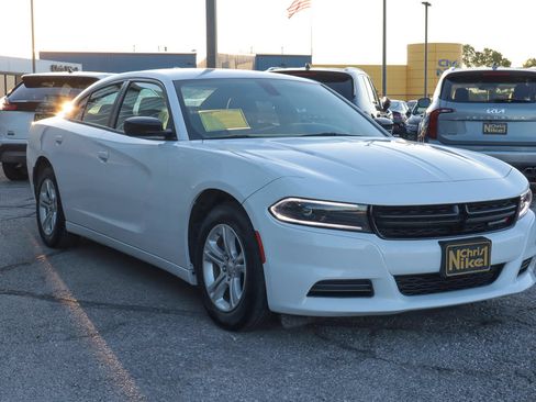 Used 2023 Dodge Charger SXT RWD image 3