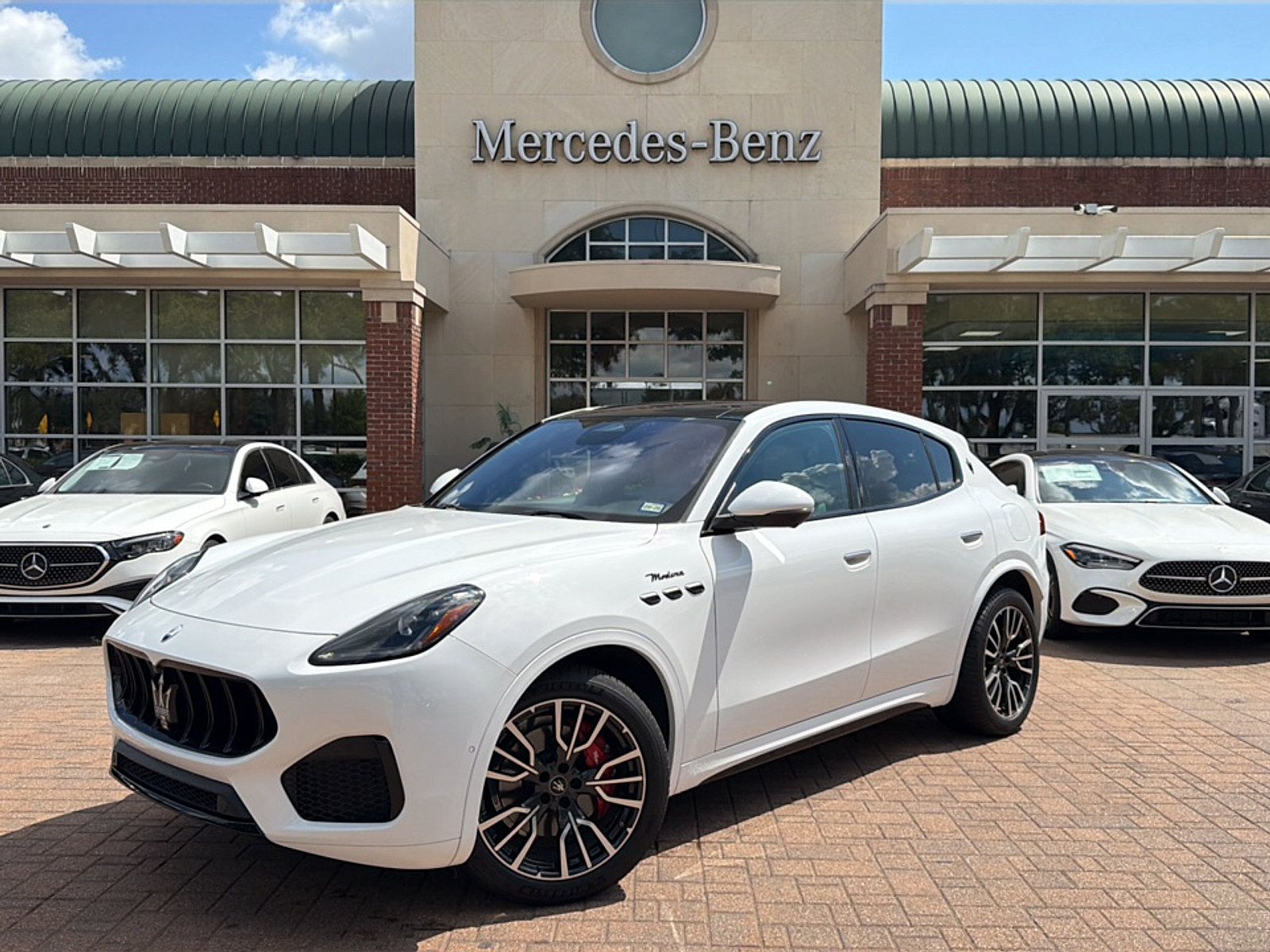 Used 2023 Maserati Grecale Modena AWD/4WD image 3