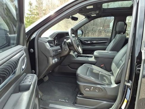Used 2021 GMC Yukon Denali w/ Denali Premium Package AWD/4WD image 10