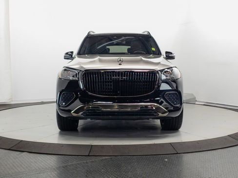 Used 2025 Mercedes-Benz Maybach GLS 600 4MATIC image 2