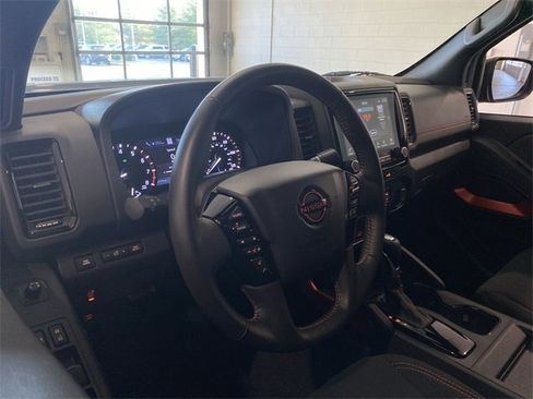 Used 2024 Nissan Frontier Pro-X w/ Technology Package image 9