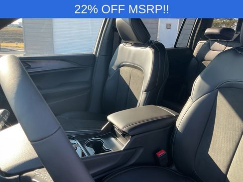 New 2025 Jeep Grand Cherokee L Altitude image 9