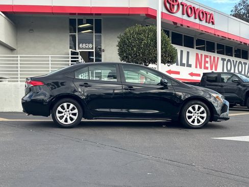 Used 2025 Toyota Corolla LE FWD image 6