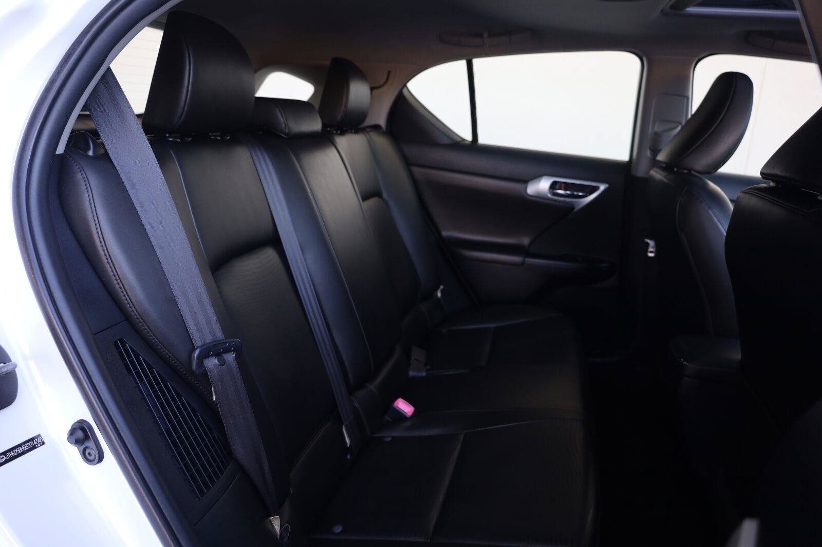 Used 2011 Lexus CT 200h Premium w/ Premium Audio Pkg FWD image 25