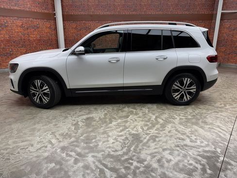New 2025 Mercedes-Benz GLB 250 4MATIC image 2