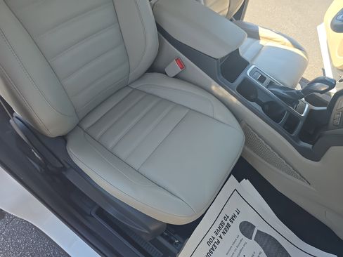Used 2018 Ford Escape SEL w/ Ford Safe & Smart Package AWD/4WD image 10
