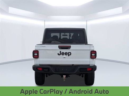 Used 2020 Jeep Gladiator Sport AWD/4WD image 6