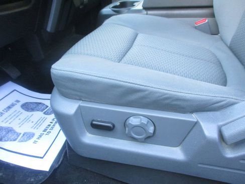 Used 2013 Ford F150 XLT w/ XLT Chrome Pkg image 11