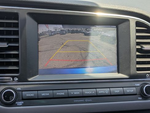 Used 2017 Hyundai Elantra SE FWD image 23