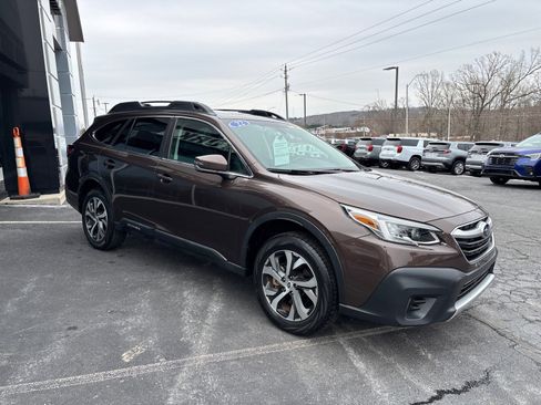 Certified 2022 Subaru Outback Limited image 4
