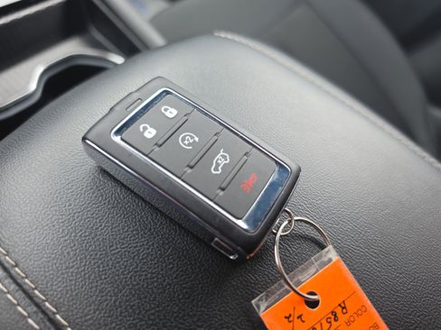 Used 2024 Jeep Grand Cherokee L Laredo w/ Luxury Tech Group I AWD/4WD image 37