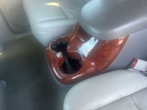 Used 2007 Toyota Sequoia Limited image 39