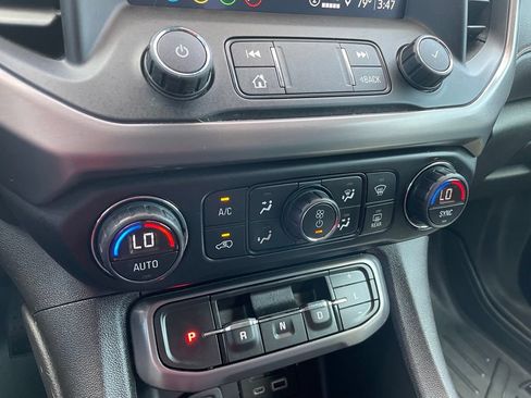 Used 2021 GMC Acadia AT4 AWD/4WD image 18