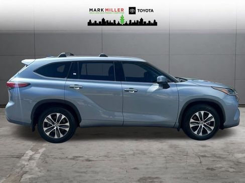 Used 2021 Toyota Highlander XLE FWD image 7