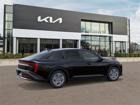New 2025 Kia K4 LX image 7